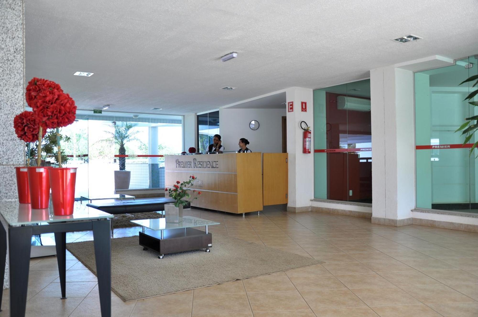 Premier Hplus Long Apartahotel